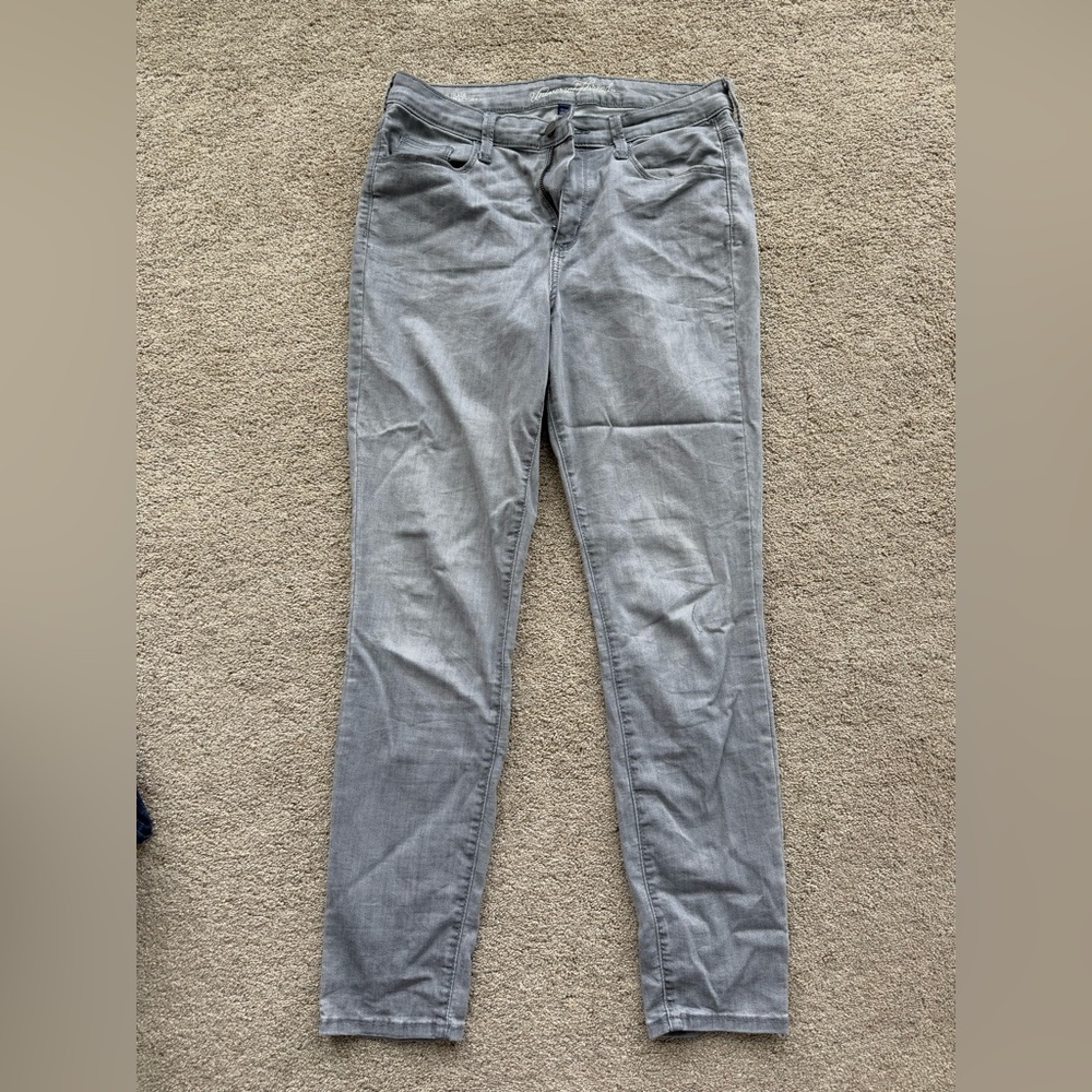 Universal Threads Light Gray Skinny Jeans
